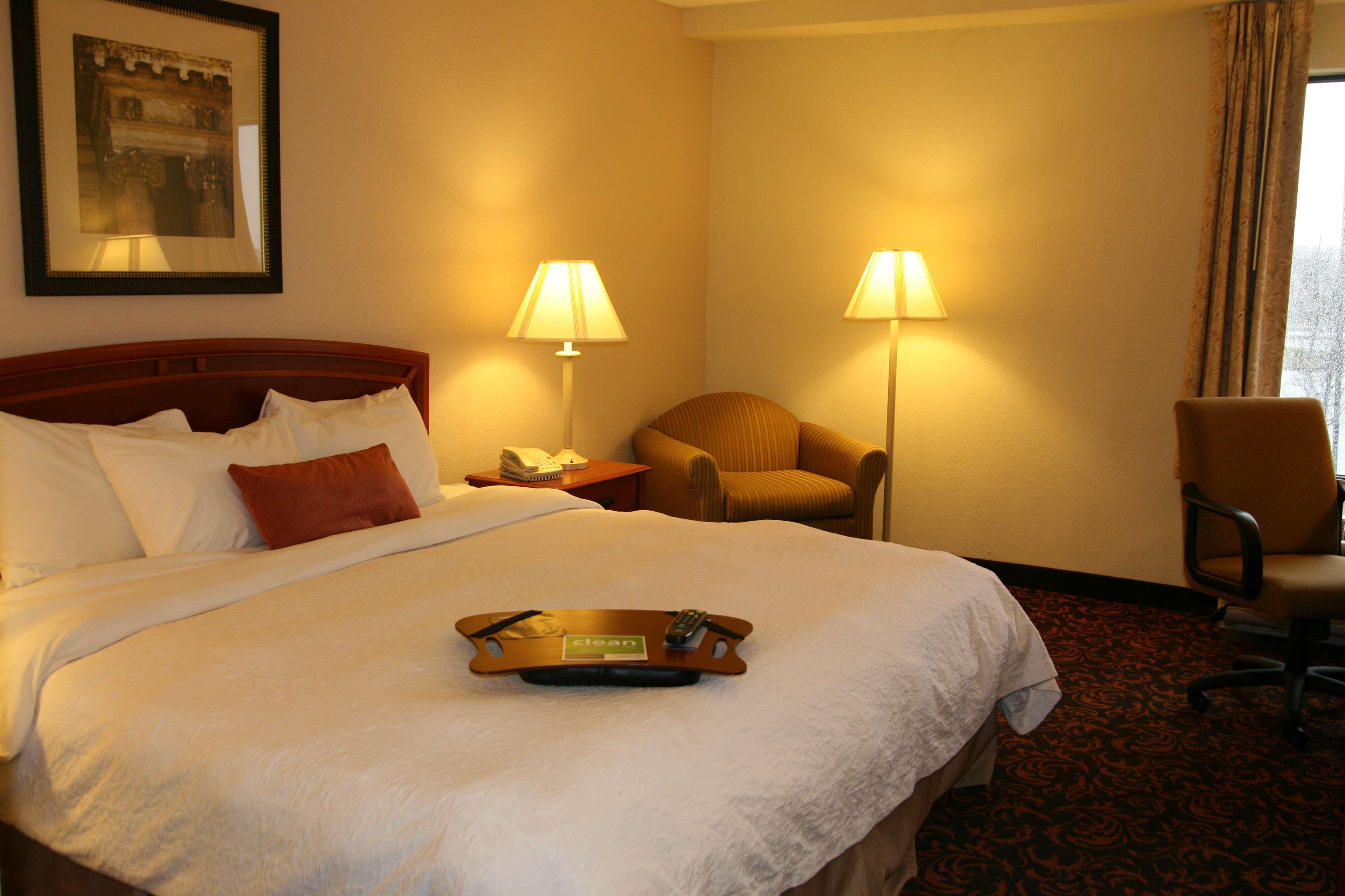 Hampton Inn Woodbridge Room photo