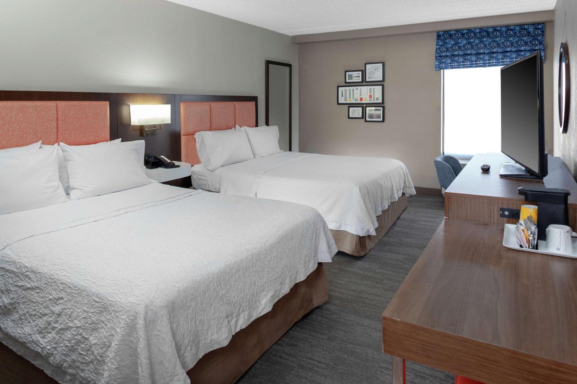 Hampton Inn Woodbridge Exterior photo