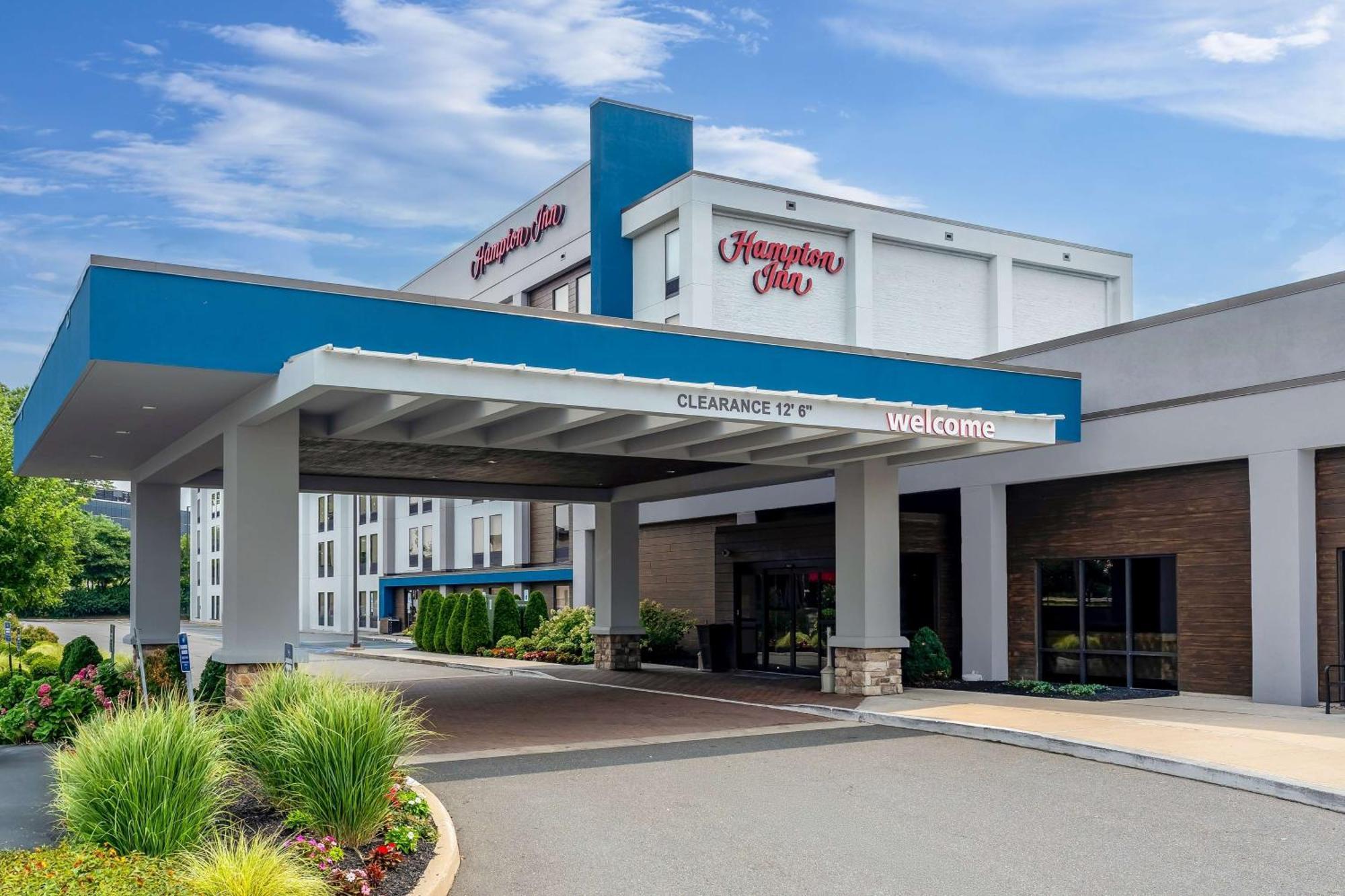Hampton Inn Woodbridge Exterior photo